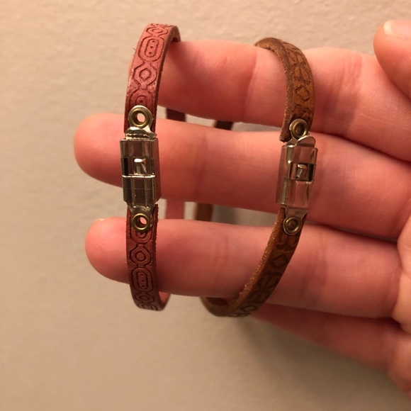 2 bracelets - Picture 2 of 2